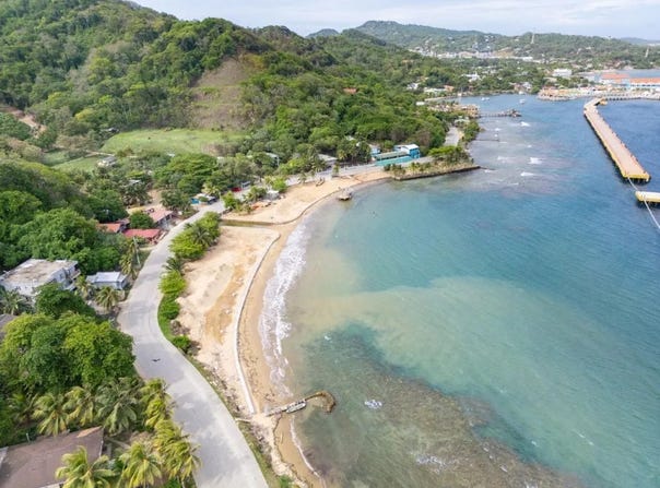 Gravel Bay Bay Islands, Roatan, Bay Islands Department 31104