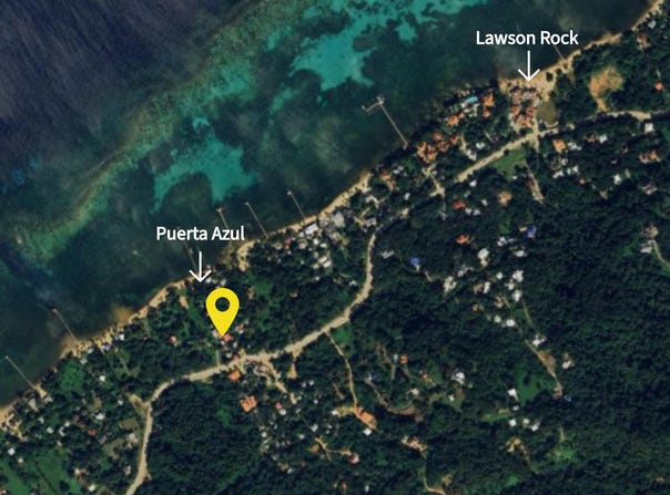 Sandy Bay next to Puerta Azul, Roatan, Islas de la Bahia