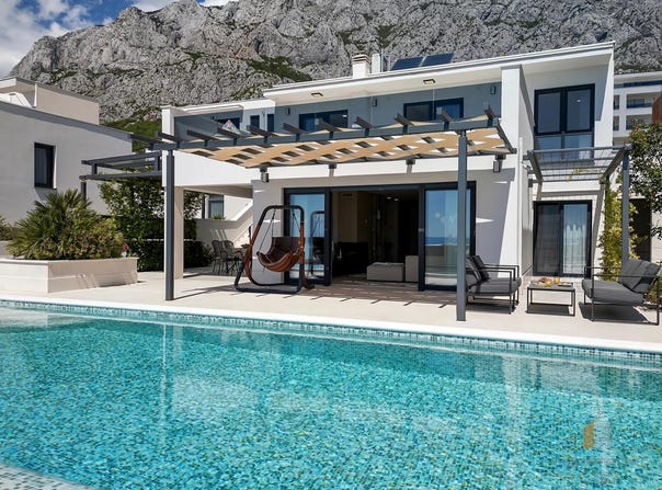 Makarska, Split-Dalmatia County 21300
