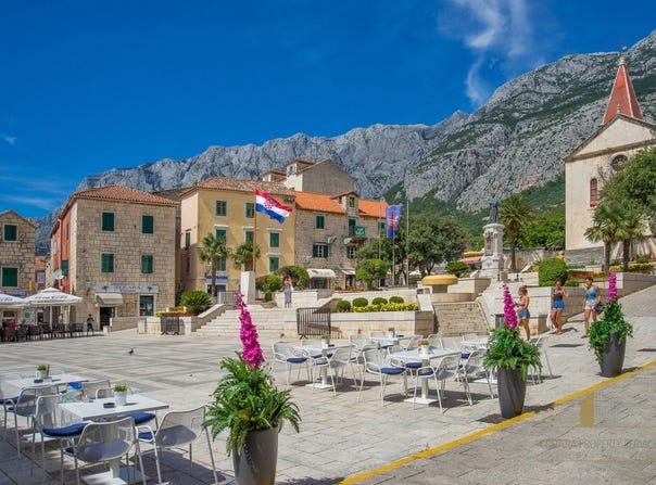 Makarska, Split-Dalmatia County 21300