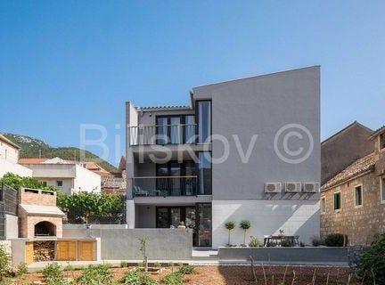 Vis, Splitsko-dalmatinska 21485