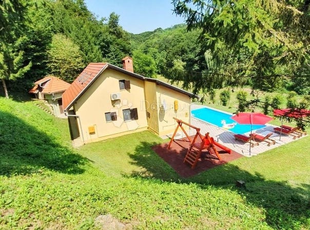 Klanjec, Krapina-Zagorje County 49290