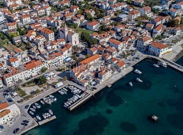 Kastel Luksic, Splitsko-dalmatinska 21214