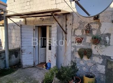 Kastel Luksic, Splitsko-dalmatinska 21217