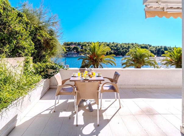 Milna, Split-Dalmatia County 21405