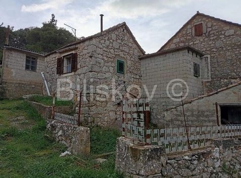 Stari grad, Splitsko-dalmatinska 21460