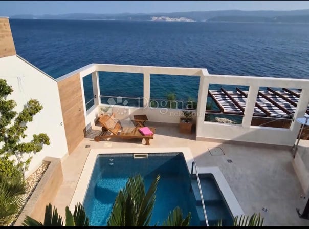 Omiš, Split-Dalmatia County 21310