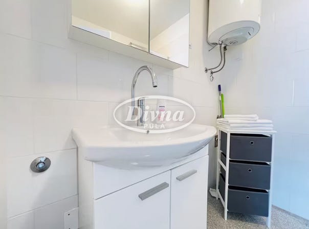 Pula, Istria County 52212