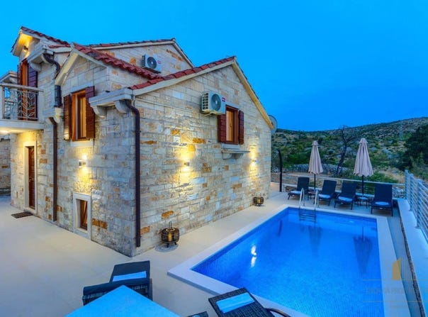 Dračevica, Split-Dalmatia County 21400