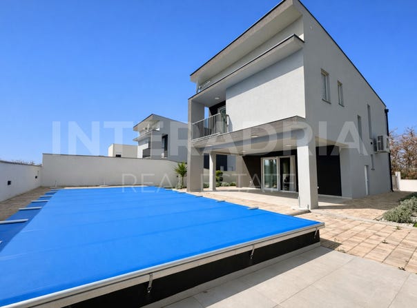Poličnik, Zadar County 23000