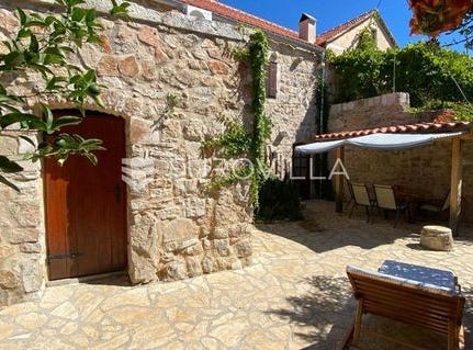 Stari Grad, Splitsko-dalmatinska