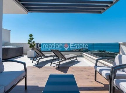 Makarska, Split-Dalmatia County 21300