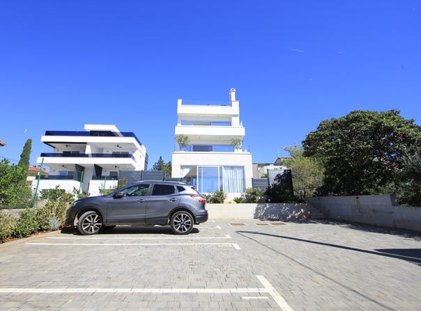 Zadar, Zadar County 23000