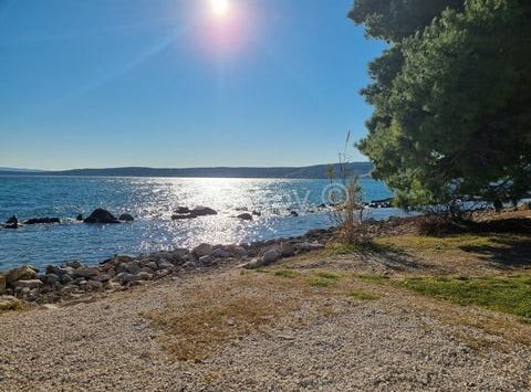 Kastel Luksic, Splitsko-dalmatinska 21217