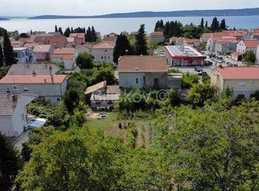 Kastel Luksic, Splitsko-dalmatinska 21215