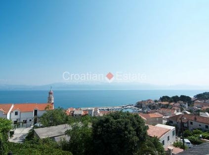 Sutivan, Splitsko-dalmatinska županija