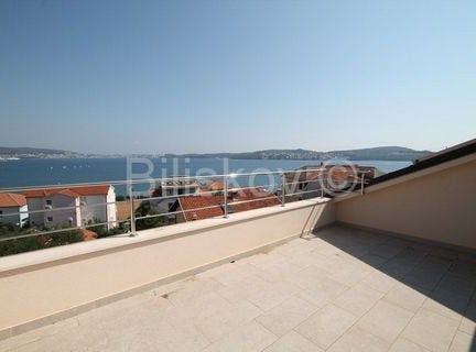 Trogir, Splitsko-dalmatinska 21218