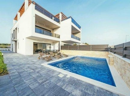 Vodice, Sibenska 22211