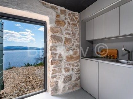 Bol, Splitsko-dalmatinska 21420