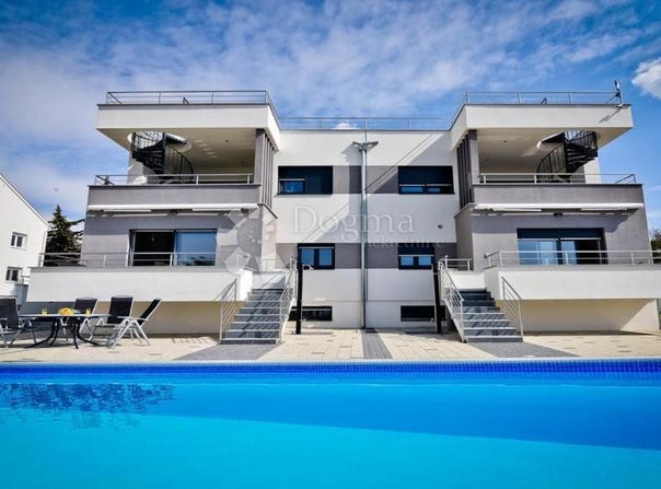 Zadar, Zadar County 23000
