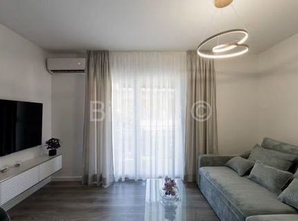Trogir, Splitsko-dalmatinska 21220
