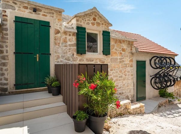 Murvica, Split-Dalmatia County 21420