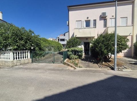 Vodice, Sibenska 22211