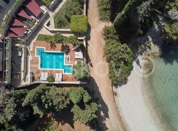 Bol, Splitsko-dalmatinska 21420