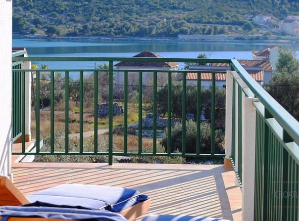 Vinišće, Split-Dalmatia County 21222