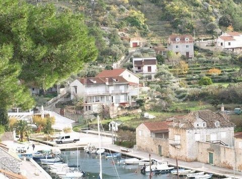 Brac, Splitsko-dalmatinska 21403
