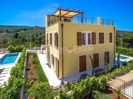 Splitska, Split-Dalmatia County