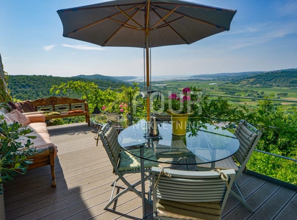 Buje, Istria County 52460