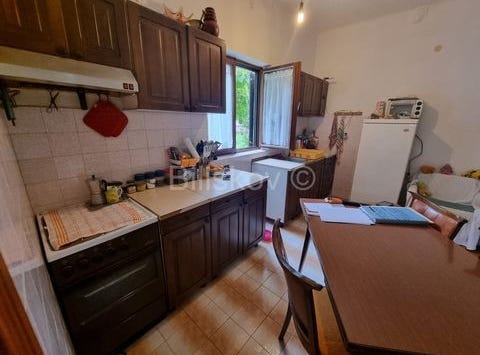 Kastel Luksic, Splitsko-dalmatinska 21216