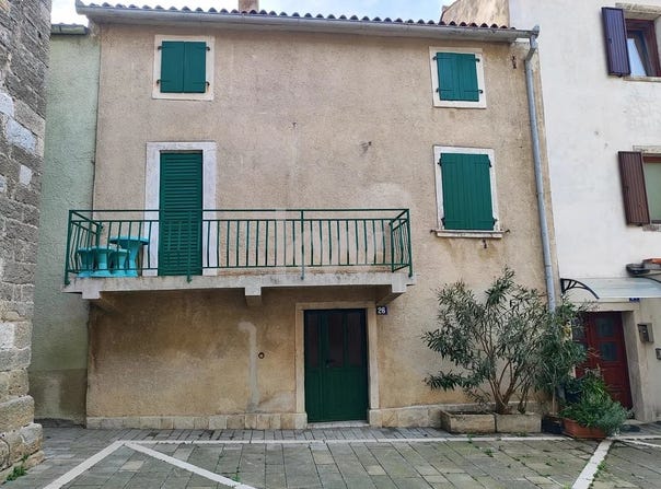Buje, Istria County 52460