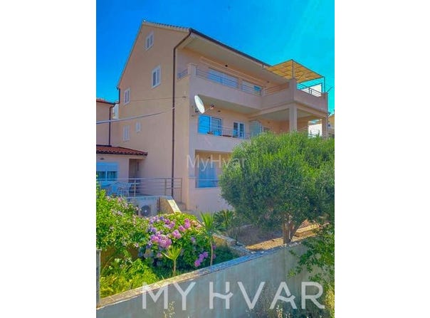 Hvar, Splitsko-dalmatinska 21450