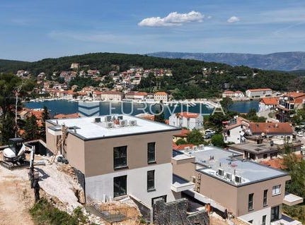 Stari Grad, Splitsko-dalmatinska