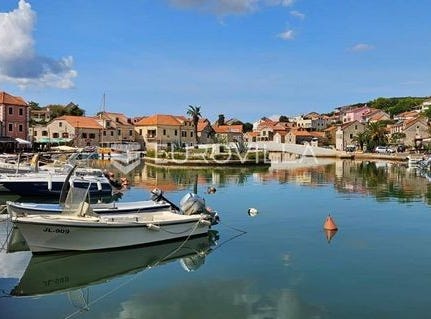 Stari Grad, Splitsko-dalmatinska