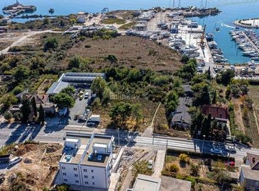 Kastel Luksic, Splitsko-dalmatinska 21213