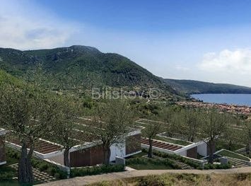 Vis, Splitsko-dalmatinska 21485