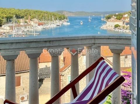 Milna, Split-Dalmatia County