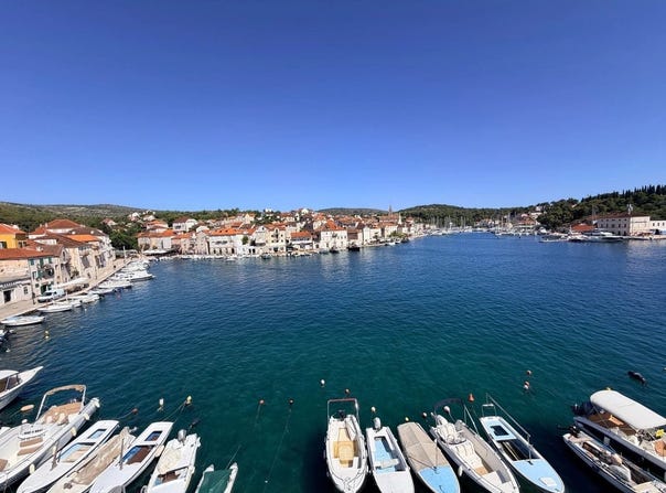 Milna, Split-Dalmatia County 21405