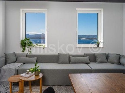 Bol, Splitsko-dalmatinska 21420