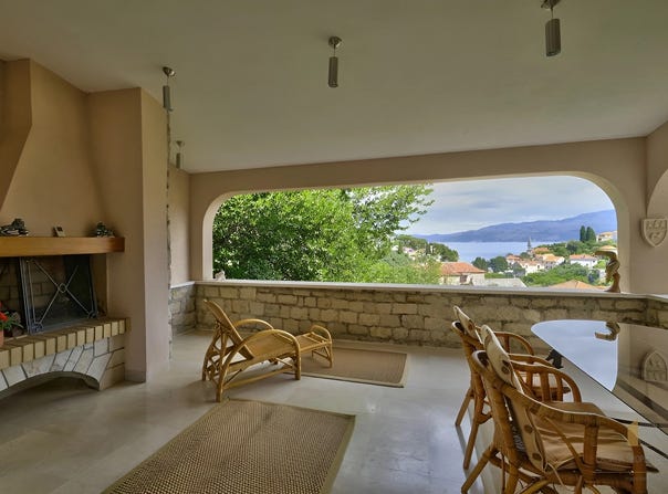 Splitska, Split-Dalmatia County 21410