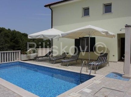 Supetar, Splitsko-dalmatinska 21410