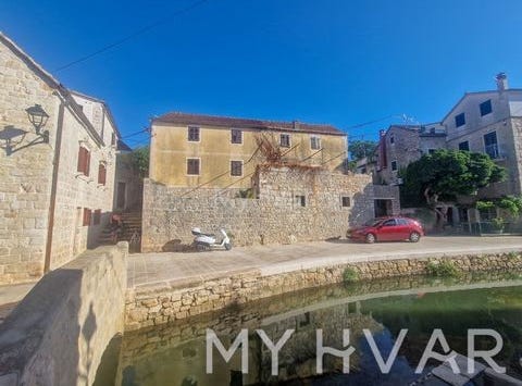 Stari grad, Splitsko-dalmatinska 21463