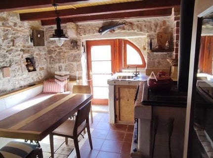 Stari Grad, Splitsko-dalmatinska