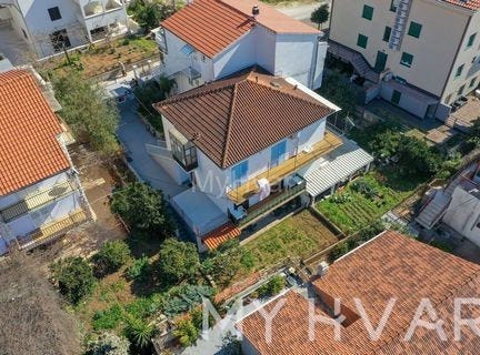 Hvar, Splitsko-dalmatinska 21450