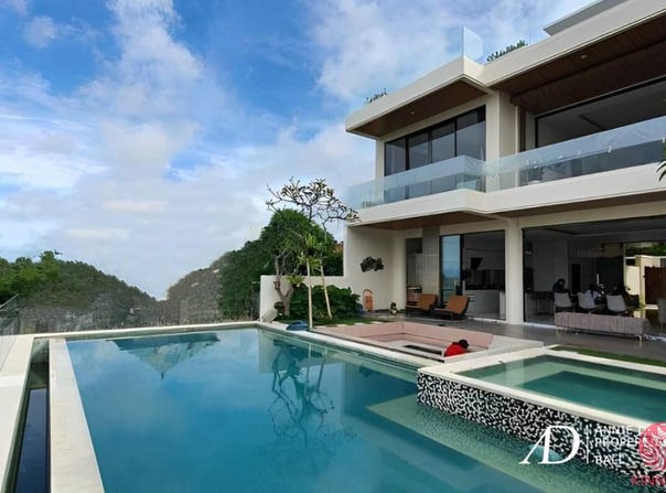 Ungasan, Badung, Bali 80361