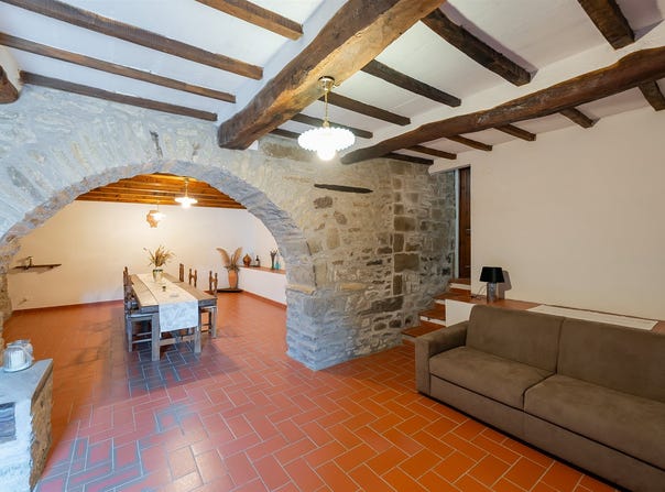 Cortona, Tuscany 52044