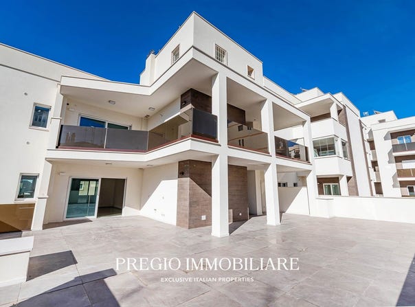 Monopoli, Apulia 70043